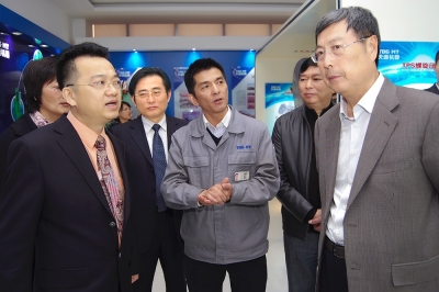 2010年，全國政協(xié)副主席、全國工商聯(lián)主席黃孟復視察天通裝備產(chǎn)業(yè)基地